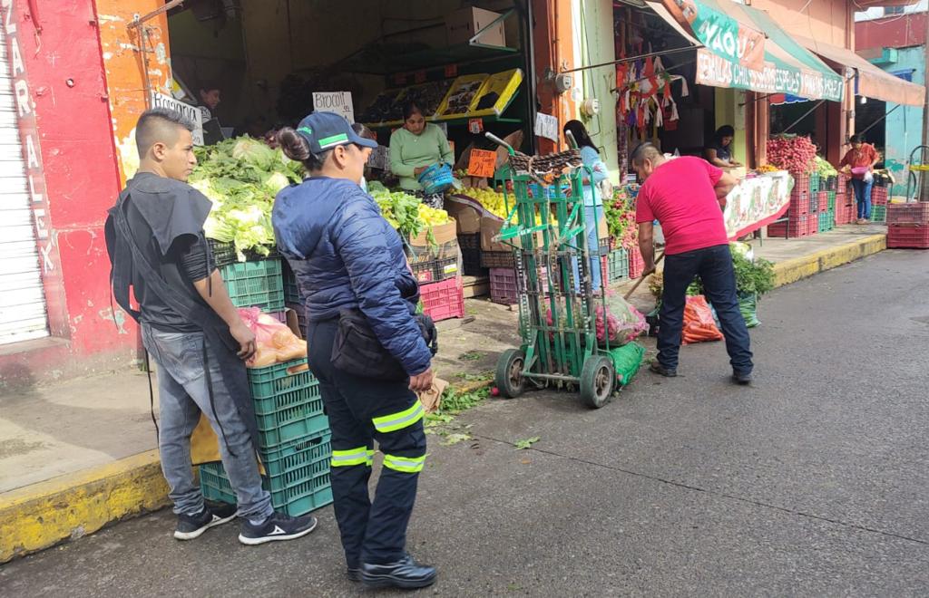 Refuerza Tránsito Municipal operativo para erradicar apartado de lugar y obstrucción en banquetas